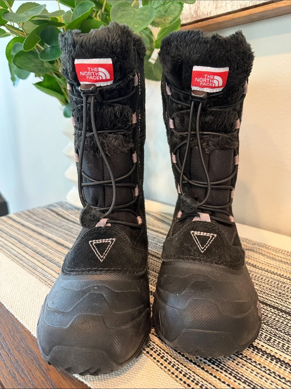 North Face Youth Girls Black Winter Snow Boots Faux Fur Lined Heat Seeker Size 4